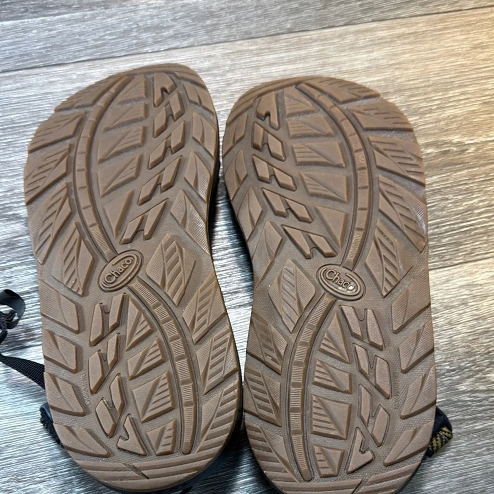 Chaco Black  Strappy Sandals men’s 9 (b182)